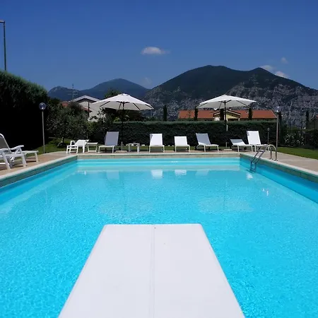 Miramonti Bed & Breakfast 3*