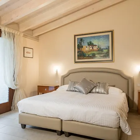 Miramonti Bed & Breakfast 3*